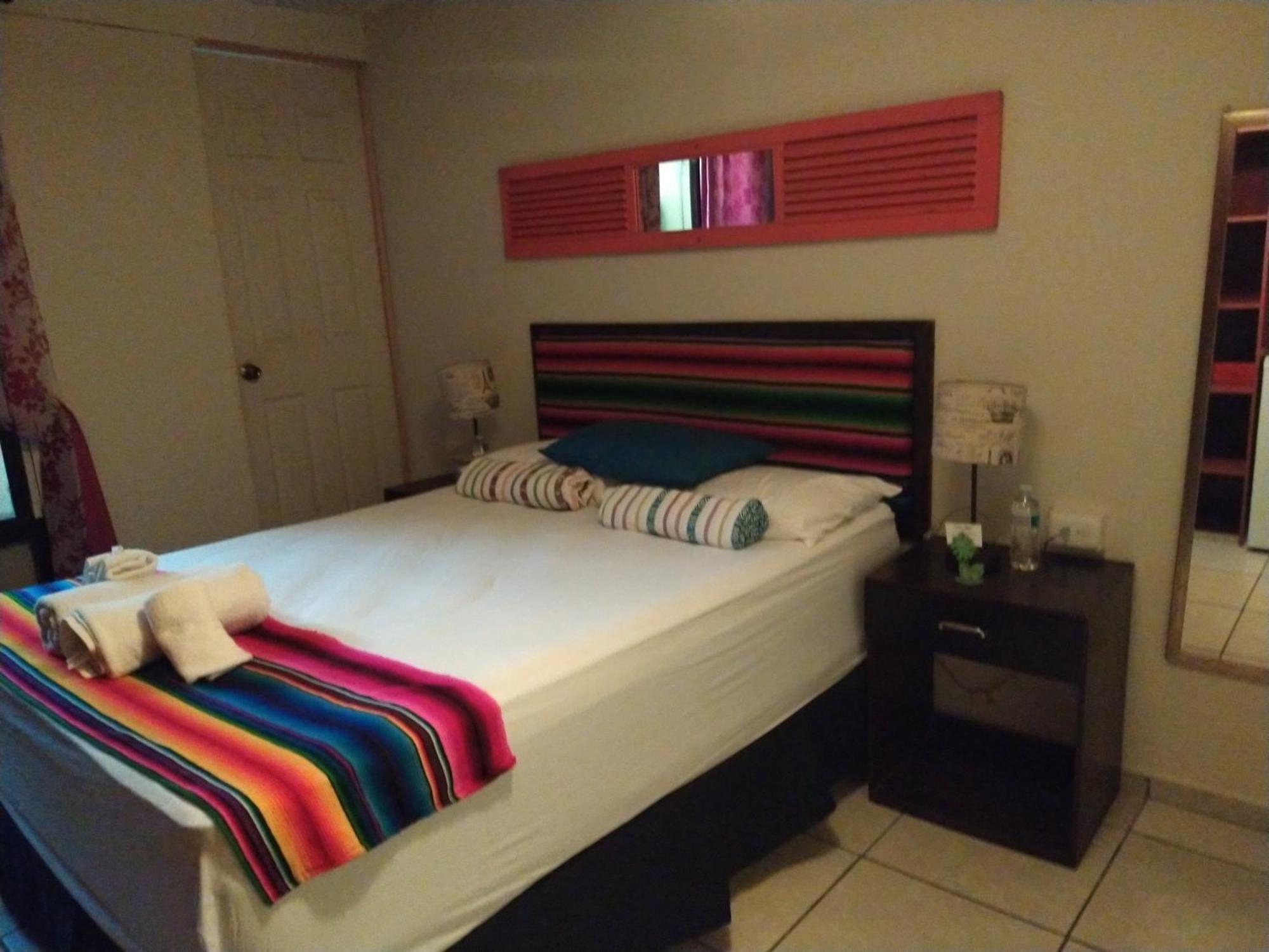Hotel Antiguo Antiguo Cuscatlán Quarto foto